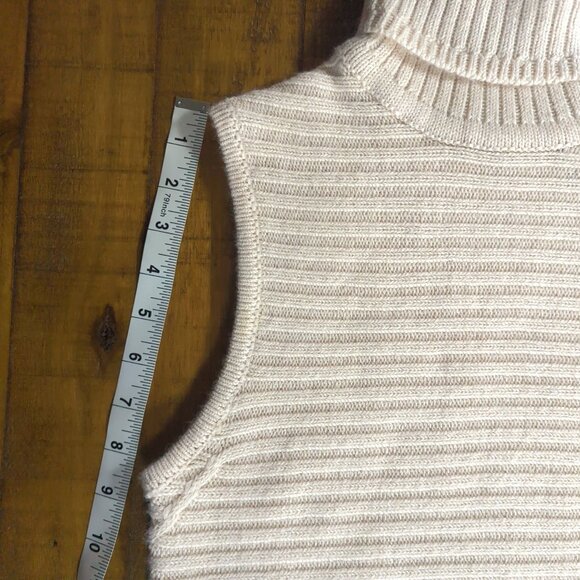 MODA International Ribbed Sleeveless Cream-Colored Turtleneck Sweater - M - Picture 4 of 10